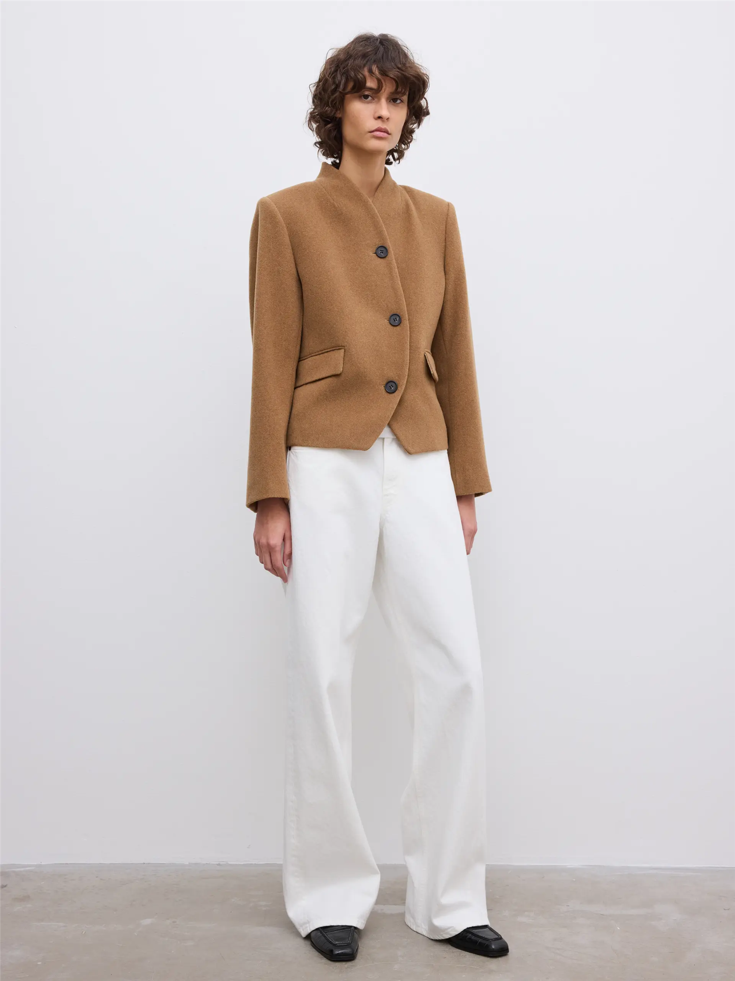 Short Curved Jacket Camel